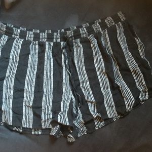 Black and White flowey shorts